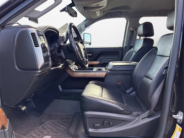 Used 2015 Chevrolet Silverado 3500 LTZ image 9