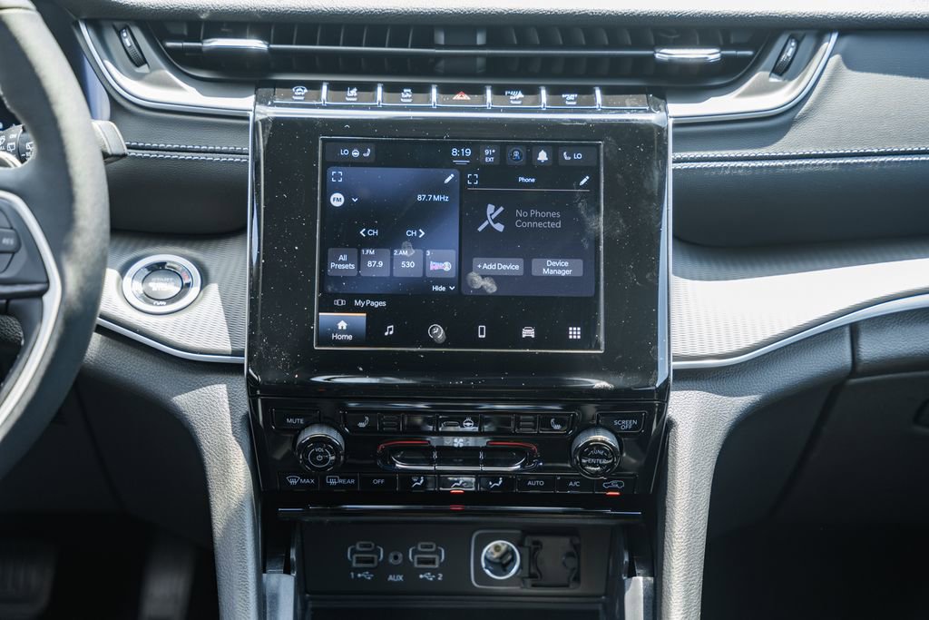 New 2025 Jeep Grand Cherokee Laredo X w/ Luxury Tech Group I image 21