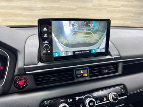 Used 2025 Honda Pilot Touring image 9