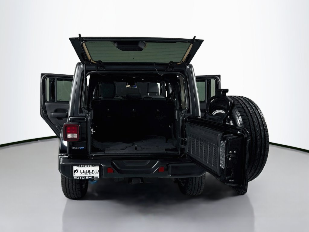 Used 2024 Jeep Wrangler Unlimited w/ Convenience Group AWD/4WD image 22