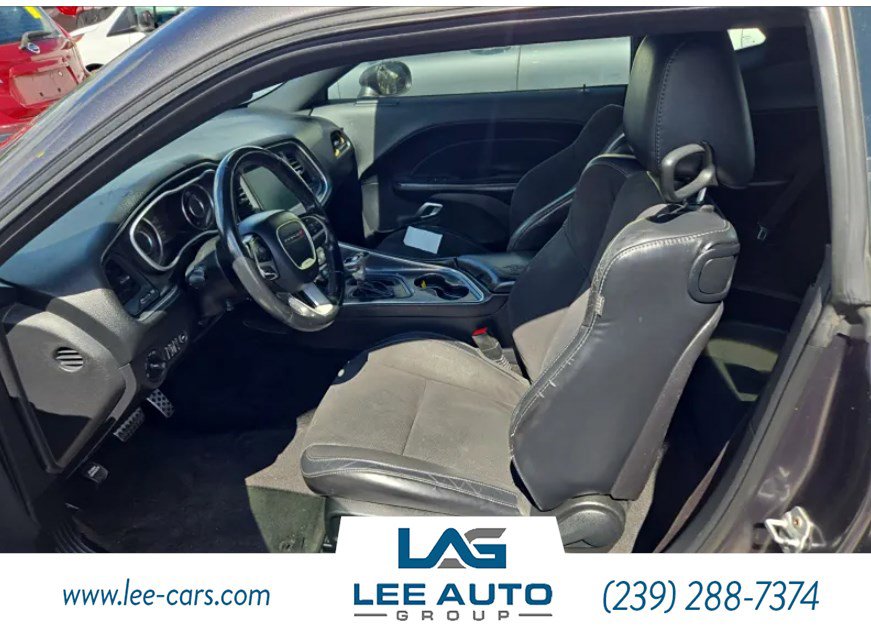 Used 2015 Dodge Challenger R/T Plus RWD image 5