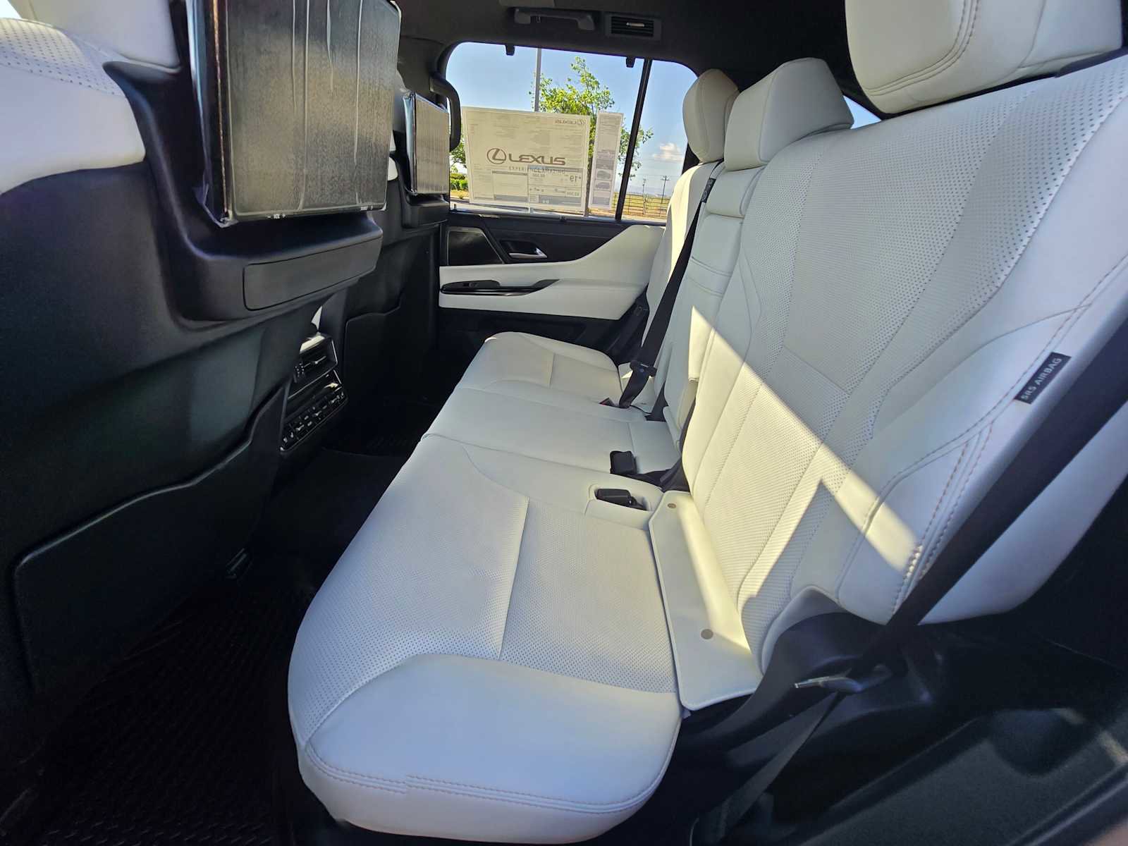 New 2026 Lexus LX 600 4WD w/ Luxury Package image 20