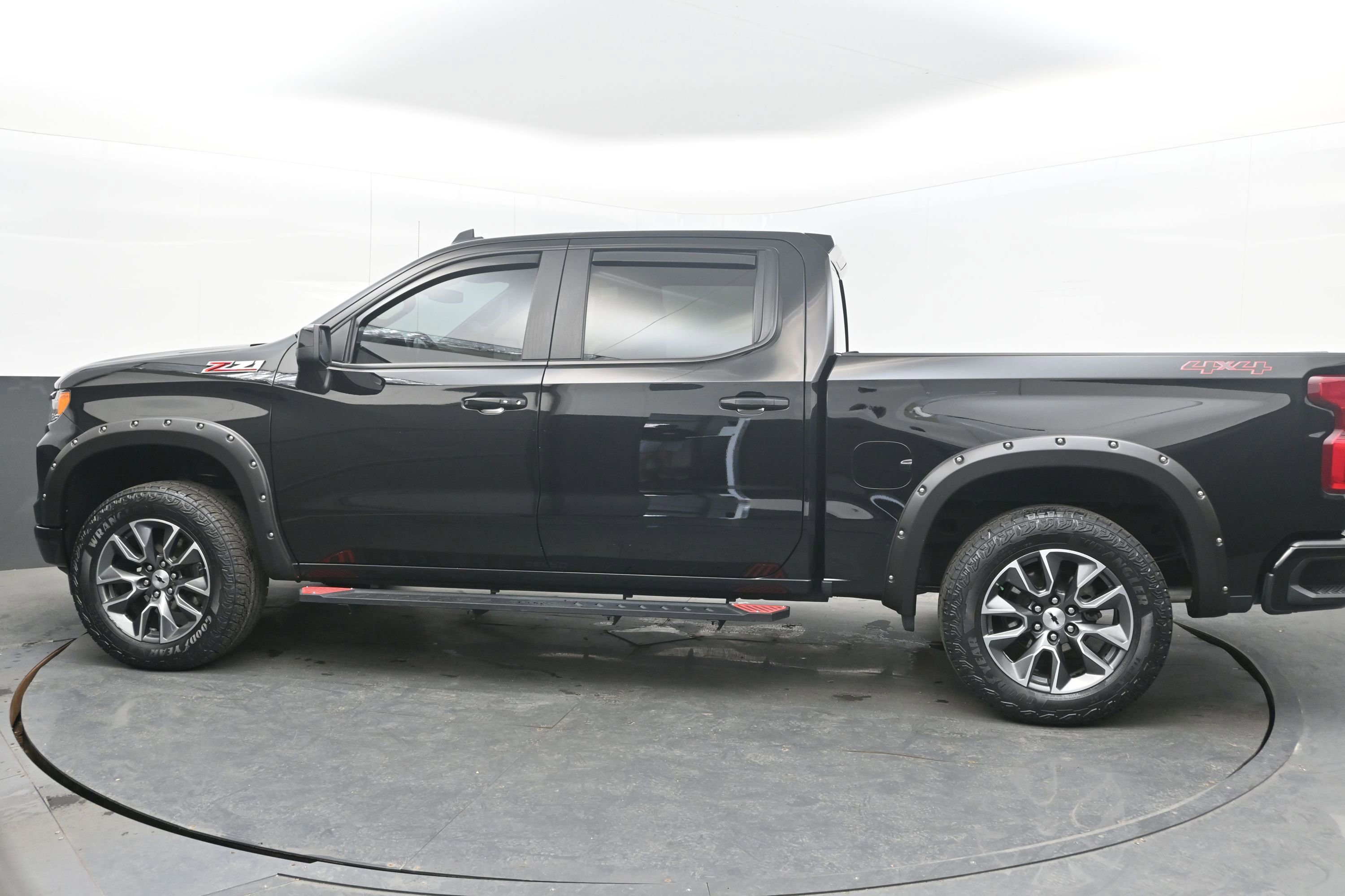 Used 2023 Chevrolet Silverado 1500 RST w/ Z71 Off-Road Package image 7