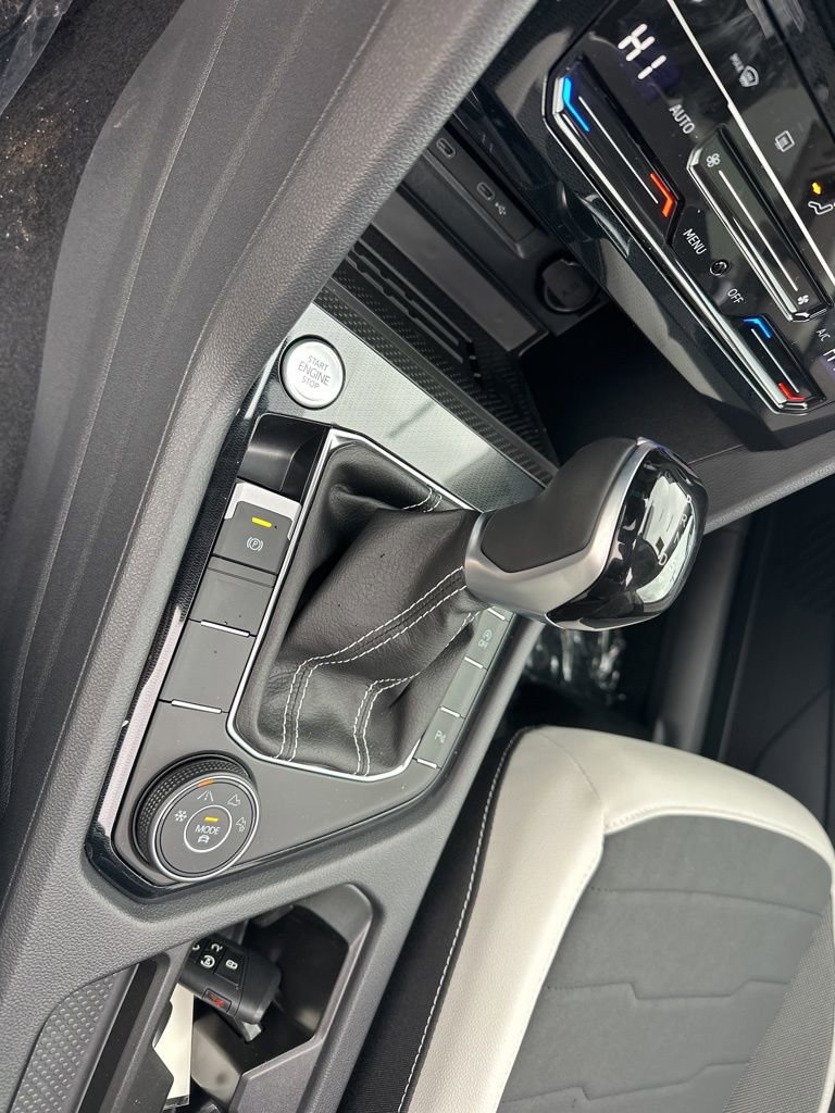 New 2026 Volkswagen Taos SE image 24