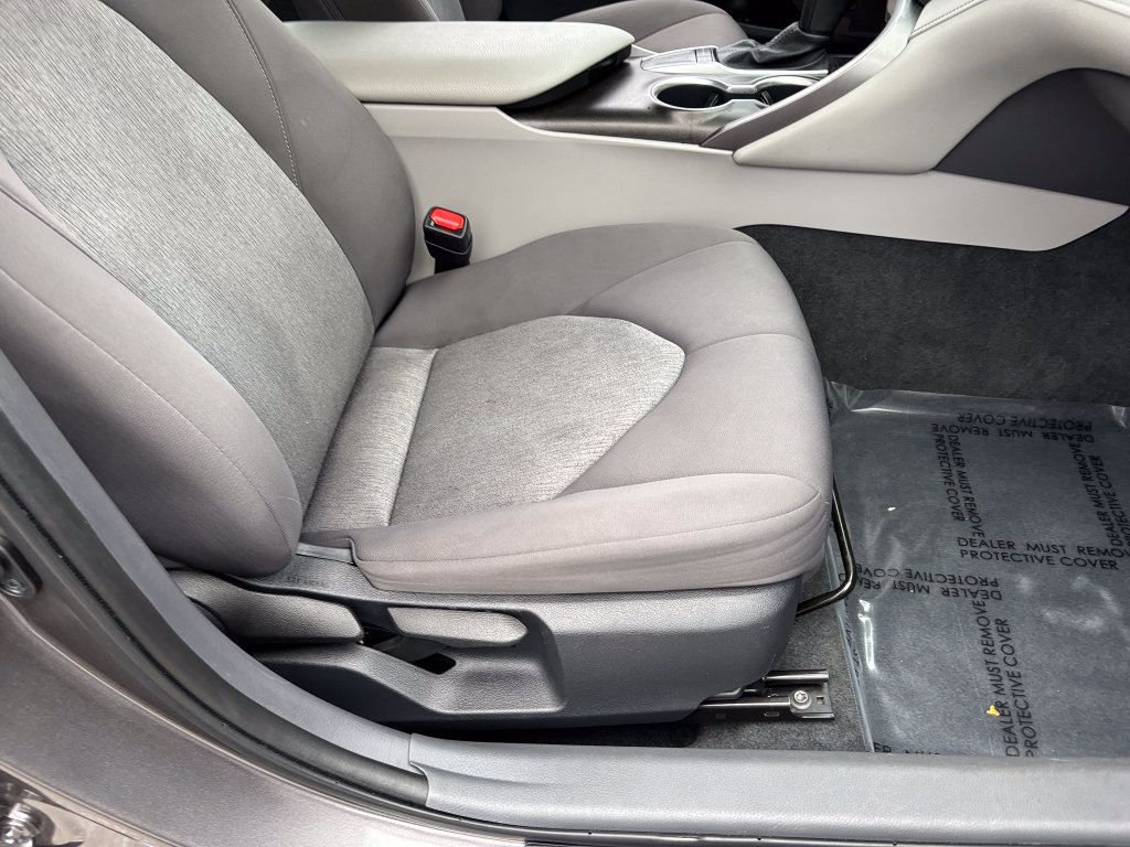 Used 2022 Toyota Camry LE FWD image 34