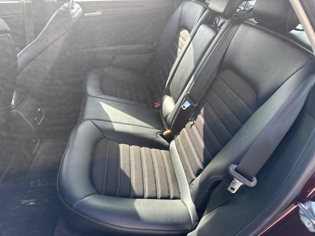 Used 2018 Ford Fusion SE w/ Equipment Group 201A FWD image 12