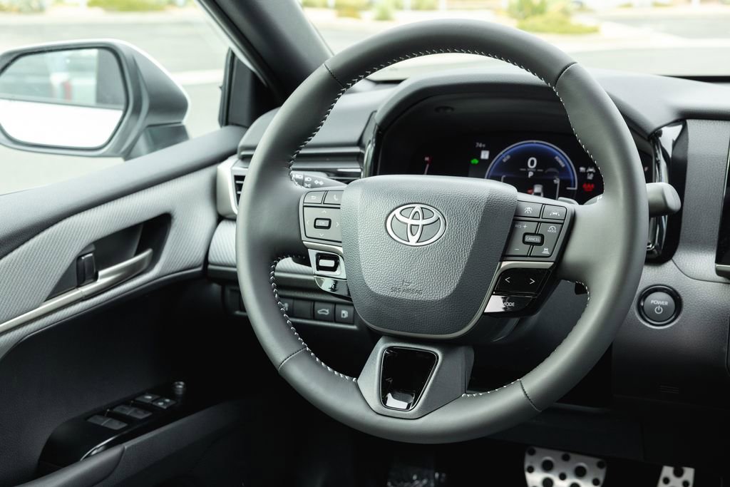 Used 2026 Toyota Camry SE FWD image 27