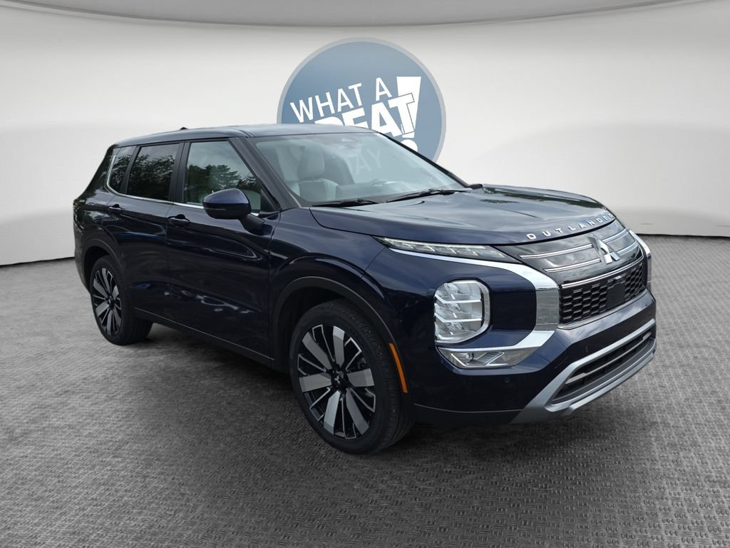 Used 2025 Mitsubishi Outlander SE FWD image 1