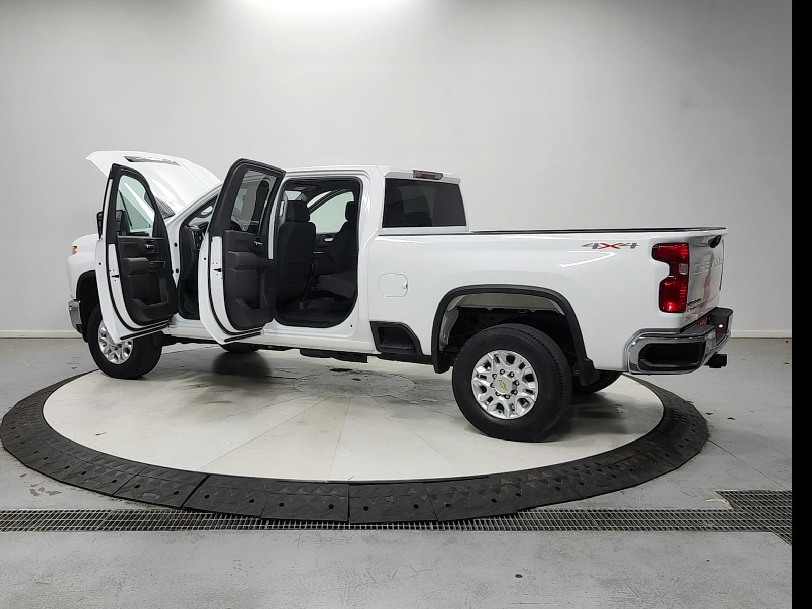 Used 2022 Chevrolet Silverado 2500 LT w/ Fleet Comfort Package AWD/4WD image 14