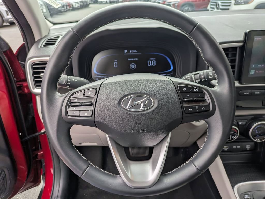 Used 2025 Hyundai Venue SEL FWD image 22