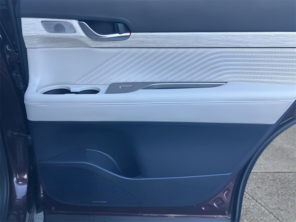 Used 2023 Hyundai Palisade Calligraphy image 23