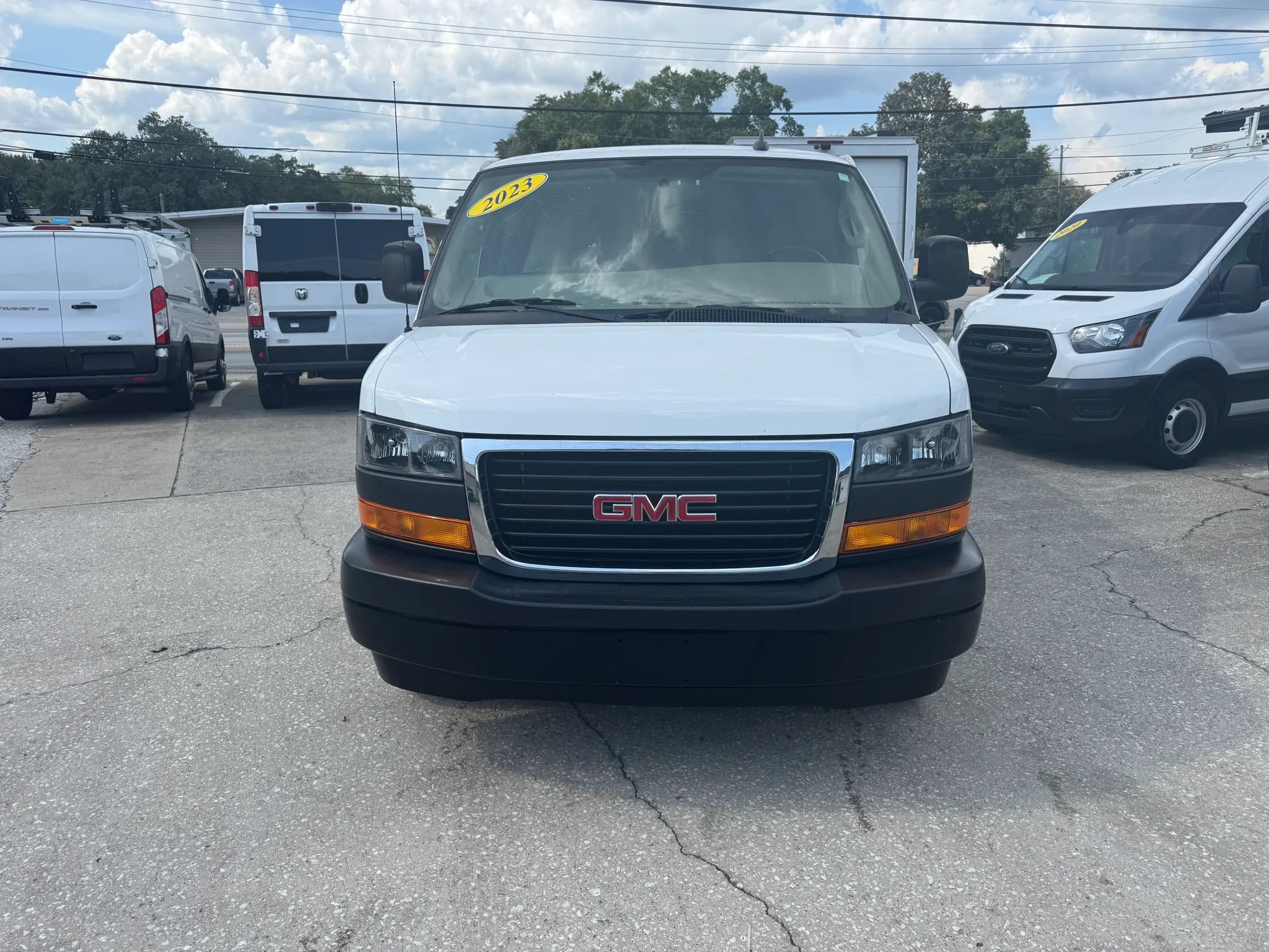 Used 2023 GMC Savana 3500 w/ Driver Convenience Package RWD image 4
