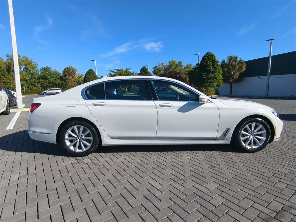 Used 2018 BMW 740i xDrive image 4