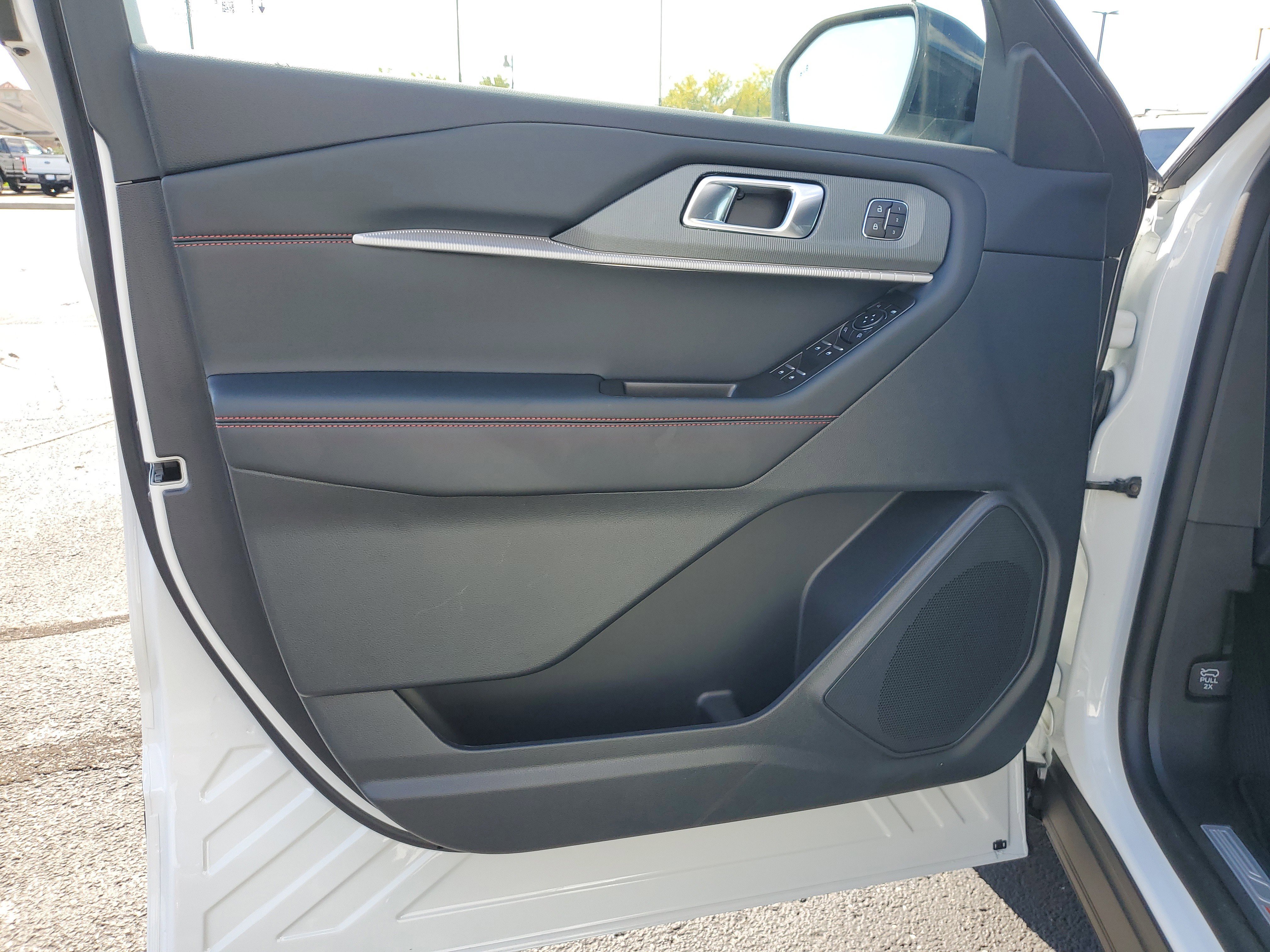 New 2025 Ford Explorer ST-Line w/ Premium Package image 16