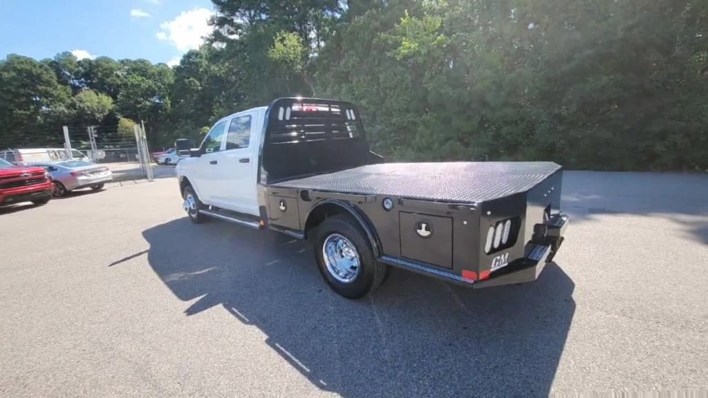 Used 2024 RAM 3500 Tradesman w/ Chrome Appearance Group image 3