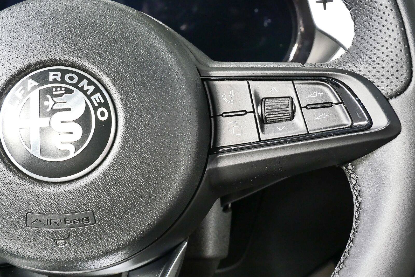 New 2026 Alfa Romeo Stelvio Sprint AWD/4WD image 13