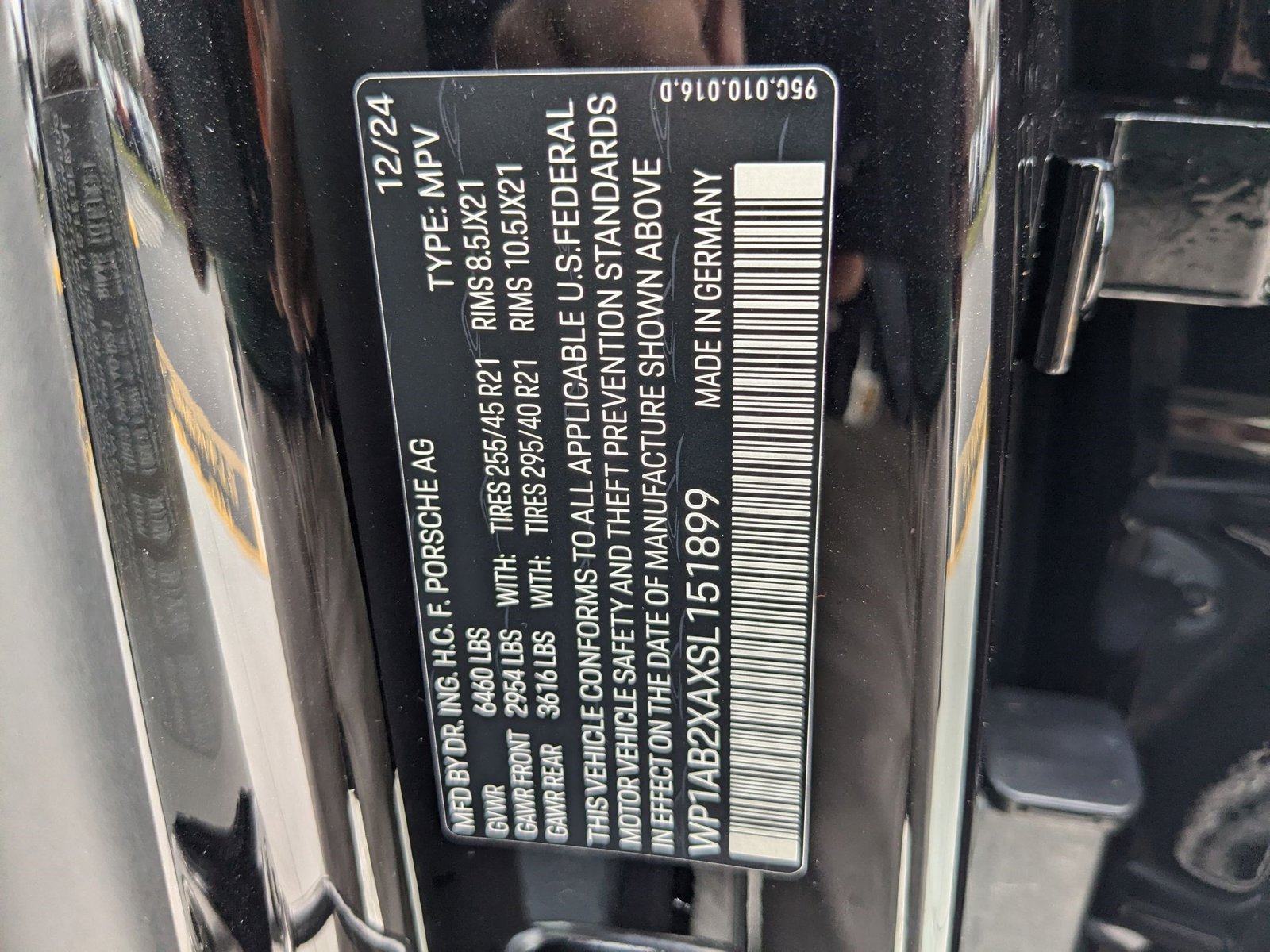 New 2025 Porsche Macan 4S Electric AWD/4WD image 28