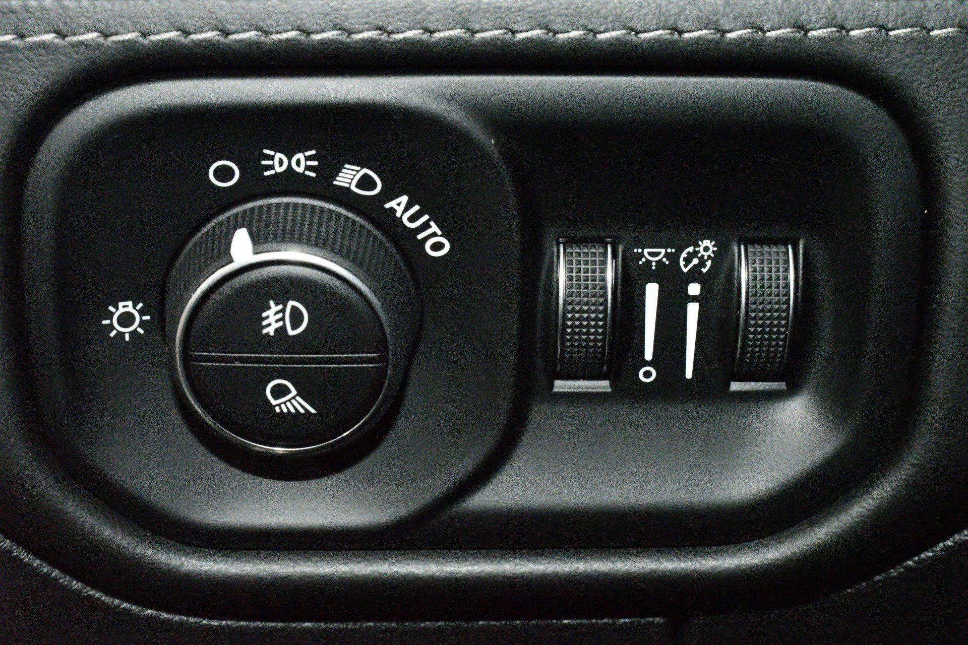 Used 2025 RAM 1500 Limited AWD/4WD image 39