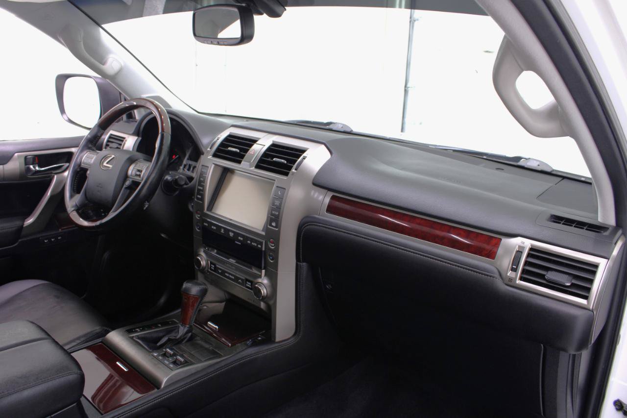 Used 2017 Lexus GX 460 AWD/4WD image 48