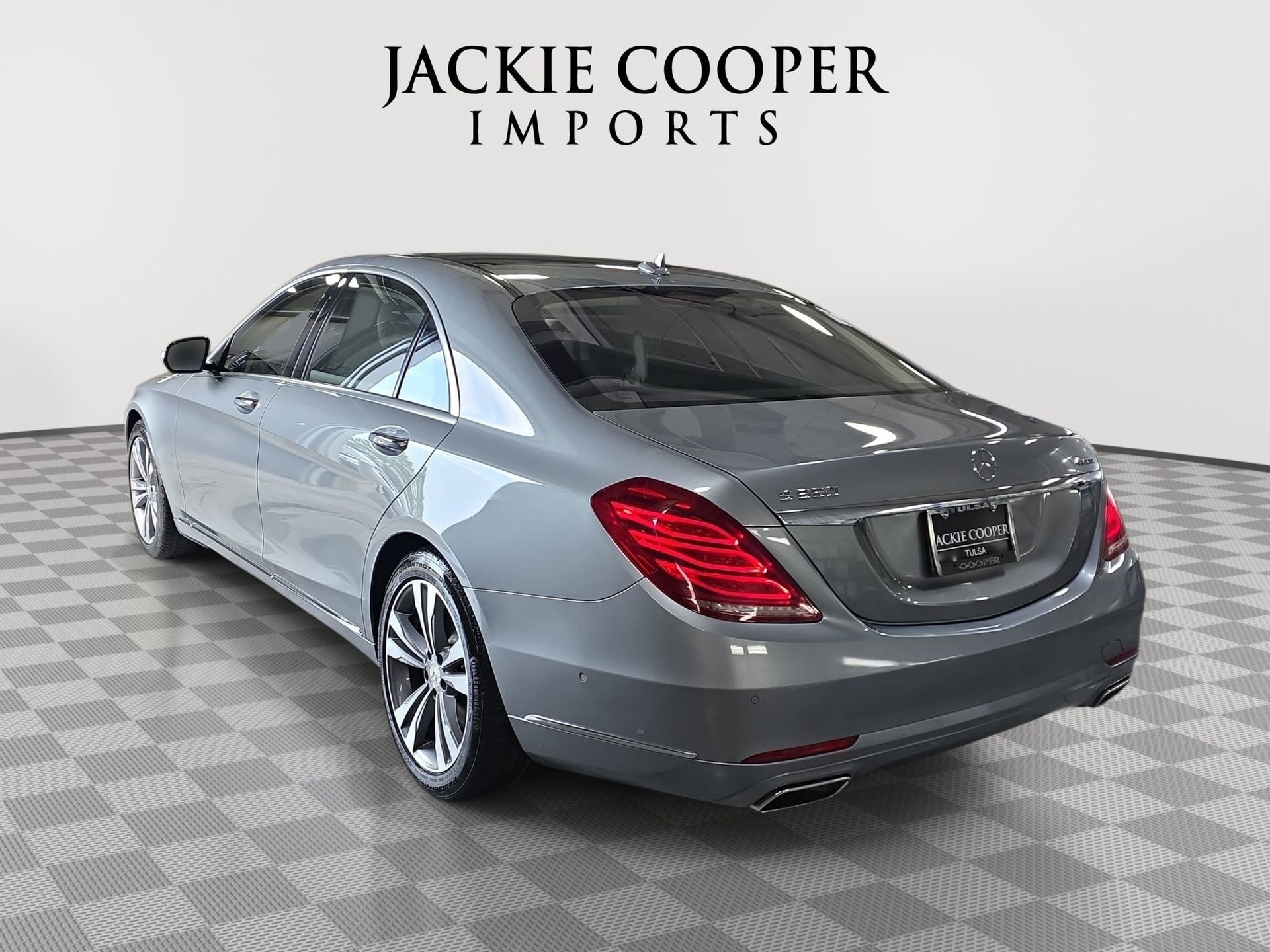 Used 2015 Mercedes-Benz S 550 4MATIC Sedan image 7