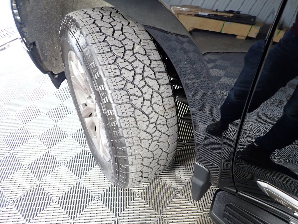 Used 2022 Chevrolet Silverado 1500 High Country AWD/4WD image 39