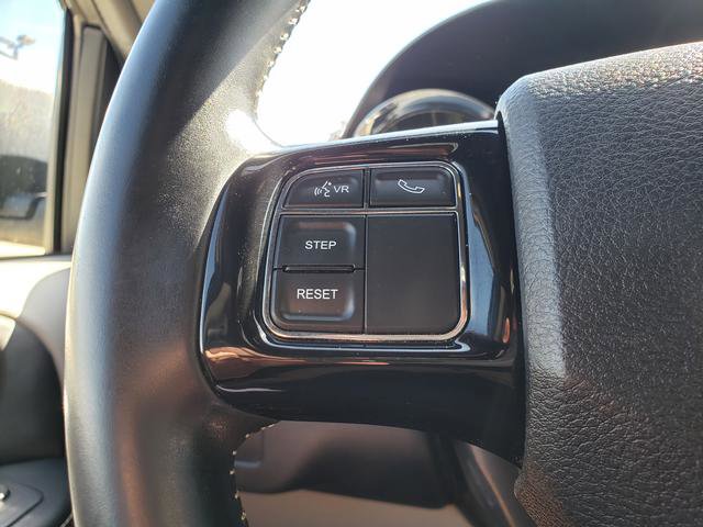 Used 2016 Dodge Grand Caravan SE image 18