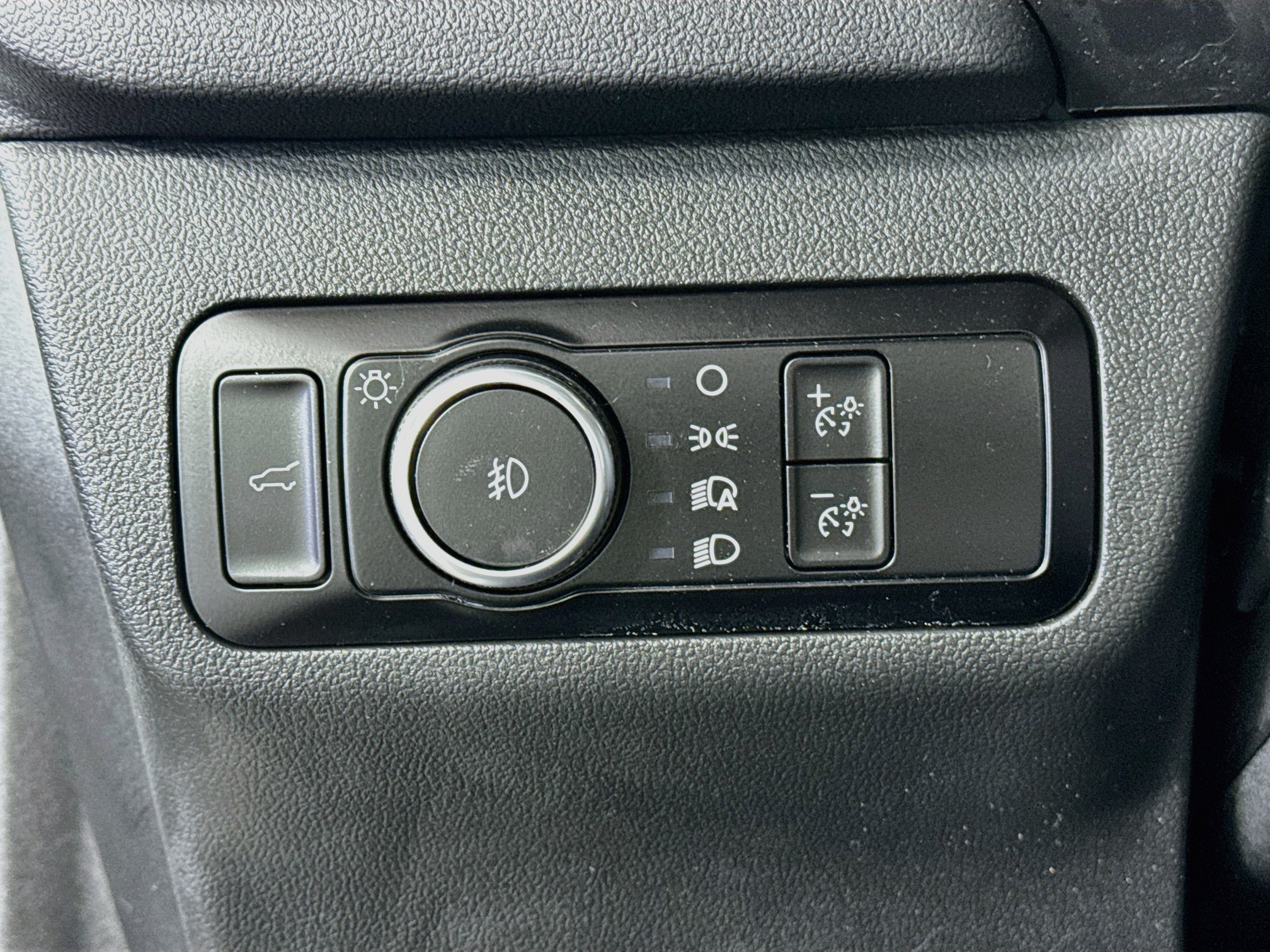 Used 2023 Ford Escape ST-Line Elite w/ Premium Technology Package AWD/4WD image 10