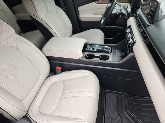Used 2026 Honda Pilot Elite image 12