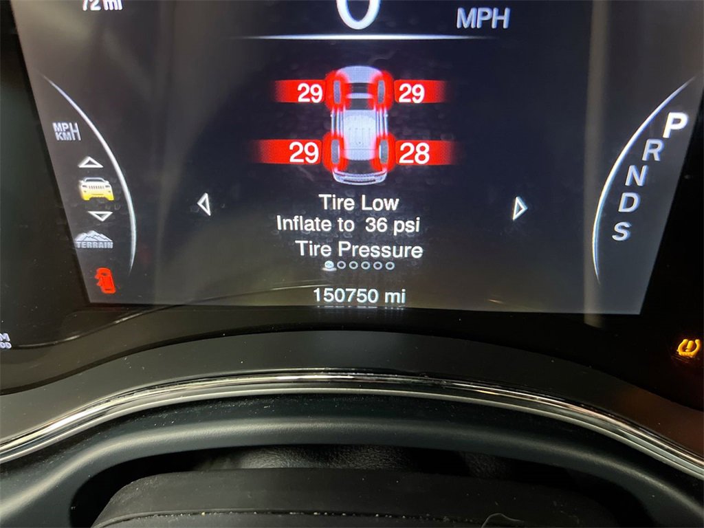 Used 2015 Jeep Grand Cherokee Overland image 13