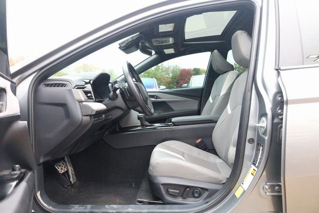 Used 2025 Toyota Camry SE image 11