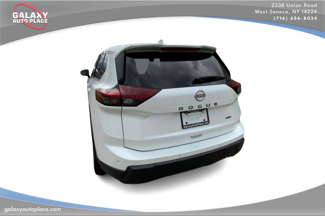 Used 2025 Nissan Rogue SV AWD/4WD image 7