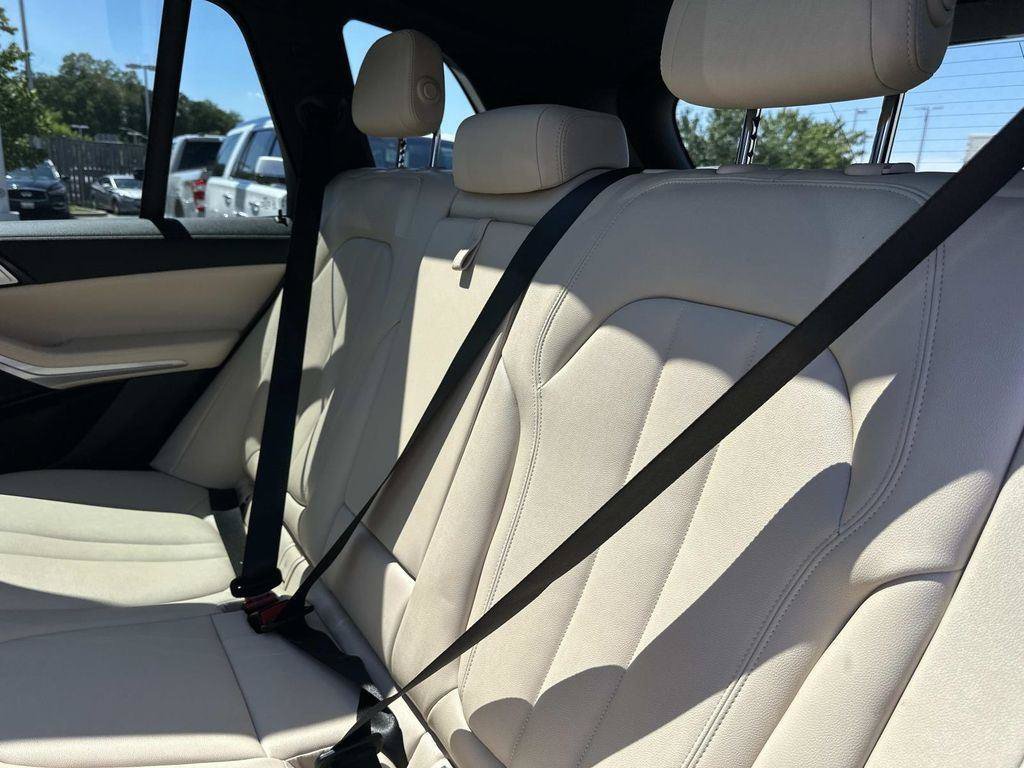 Used 2022 BMW X5 xDrive40i w/ Premium Package AWD/4WD image 33