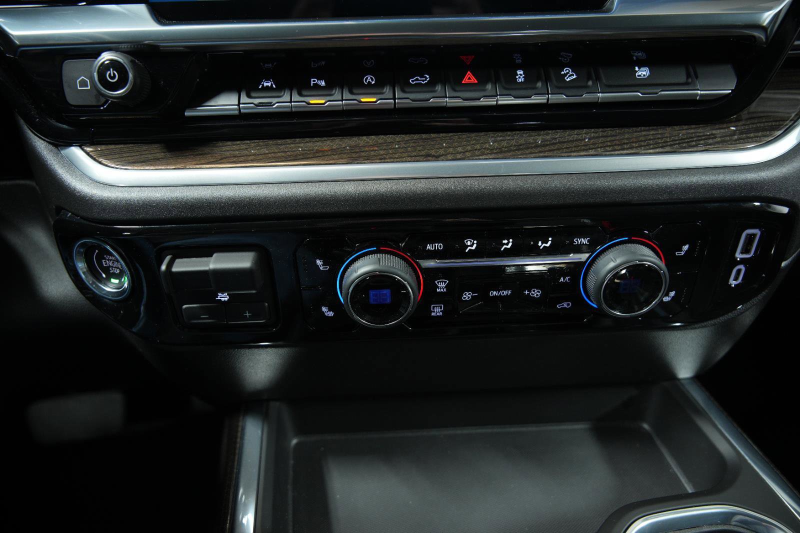 Used 2025 Chevrolet Silverado 1500 LT image 36