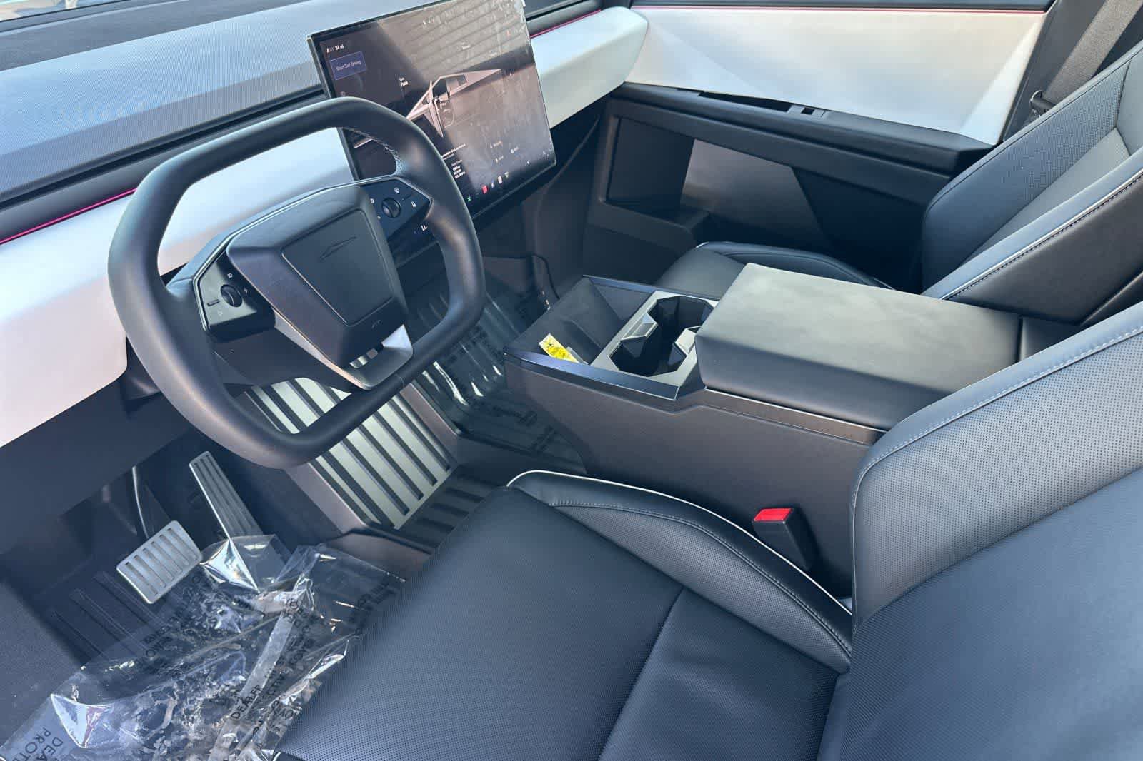 Used 2024 Tesla Cybertruck AWD Crew Cab image 12