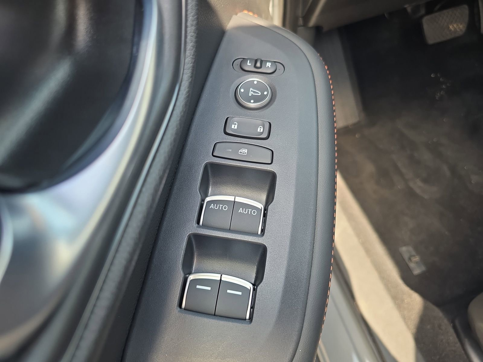 Certified 2025 Honda HR-V Sport image 14