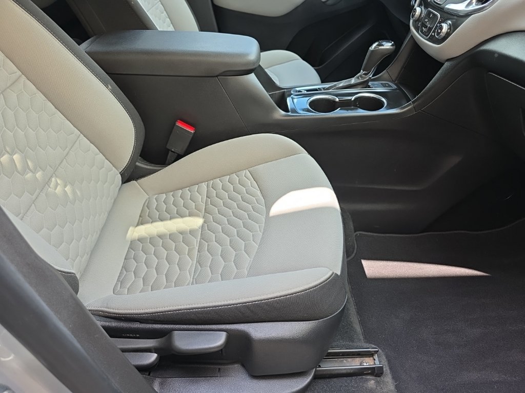 Used 2020 Chevrolet Equinox LS w/ LS Convenience Package AWD/4WD image 23