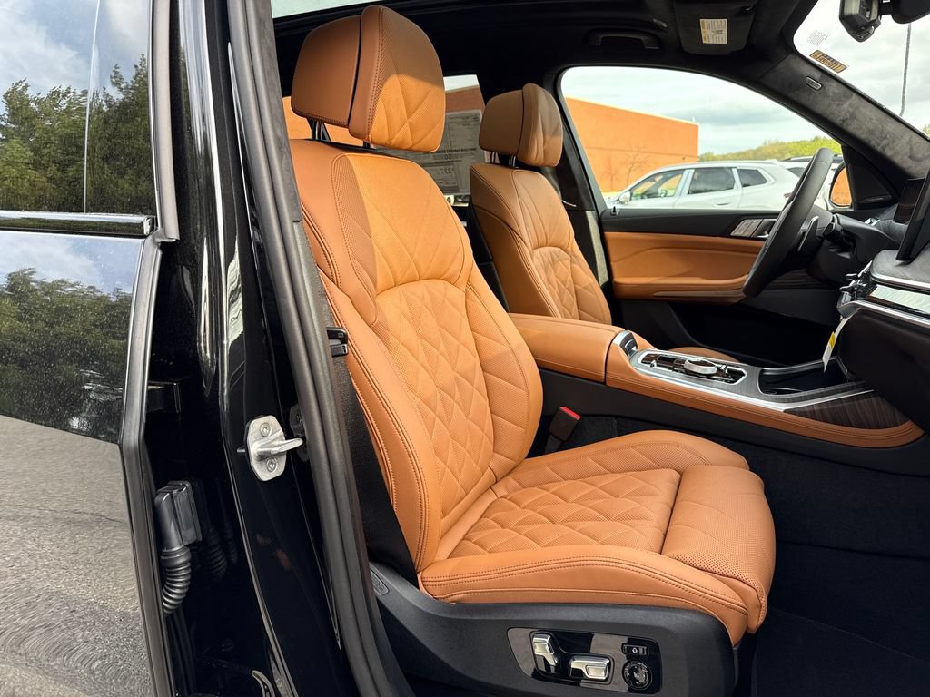 New 2026 BMW X7 xDrive40i w/ M Sport Package AWD/4WD image 30