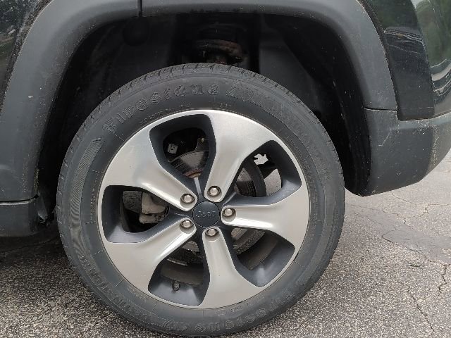 Used 2017 Jeep Compass Latitude w/ Popular Equipment Group AWD/4WD image 20