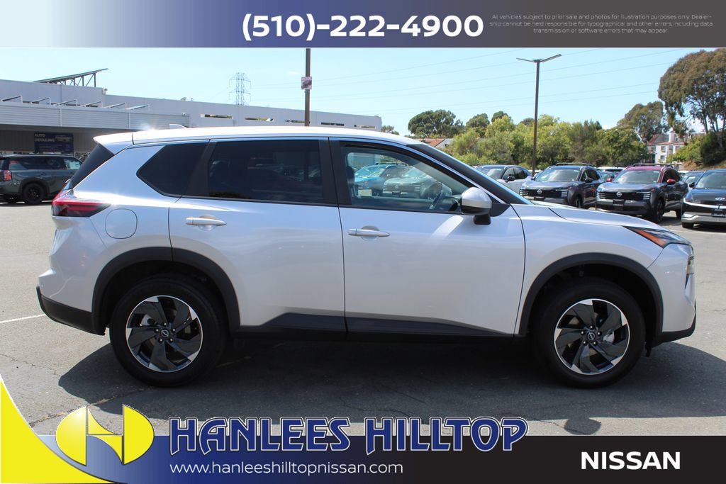 Used 2025 Nissan Rogue SV AWD/4WD image 6