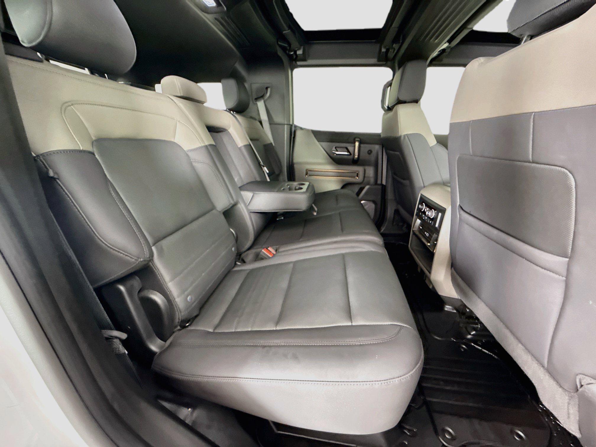 Used 2024 GMC Hummer EV 2X w/ Extreme Off-Road Package AWD/4WD image 30