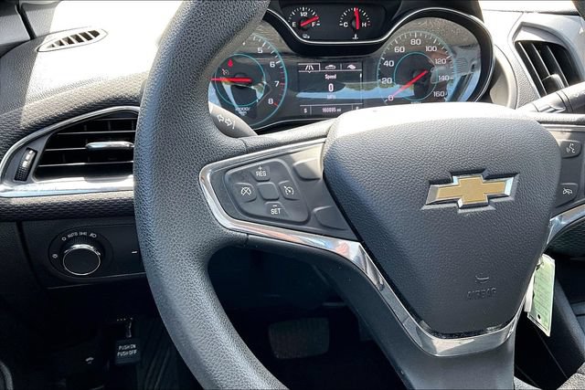 Used 2017 Chevrolet Cruze LT FWD image 10
