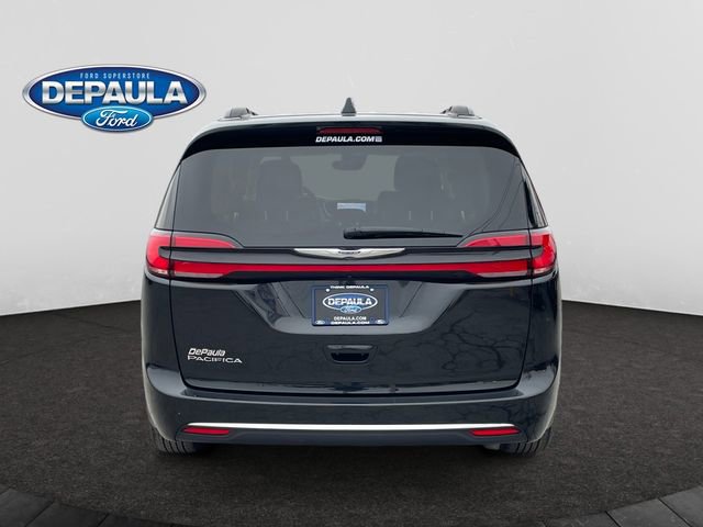 Used 2022 Chrysler Pacifica Touring-L image 5