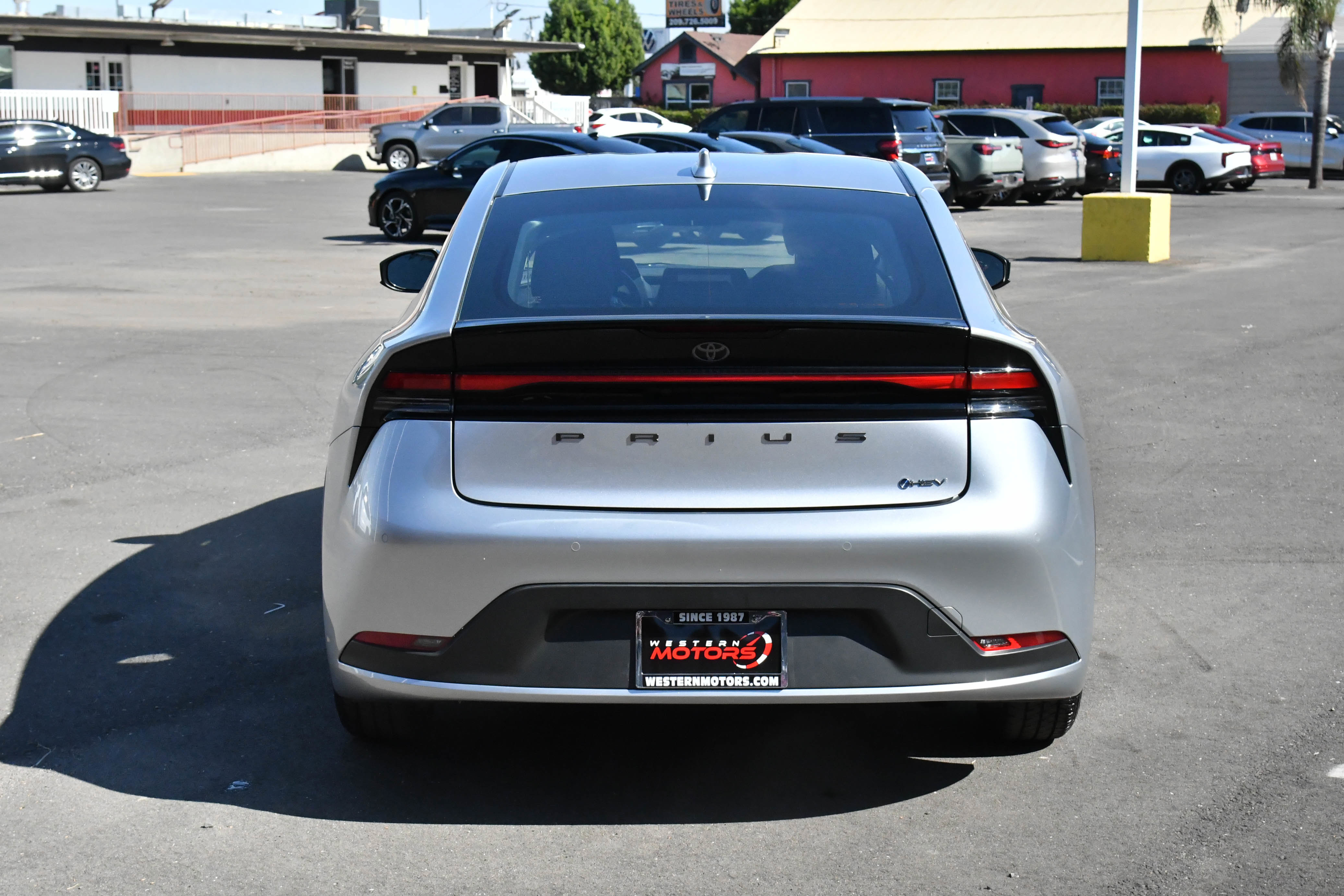 Used 2025 Toyota Prius LE image 7