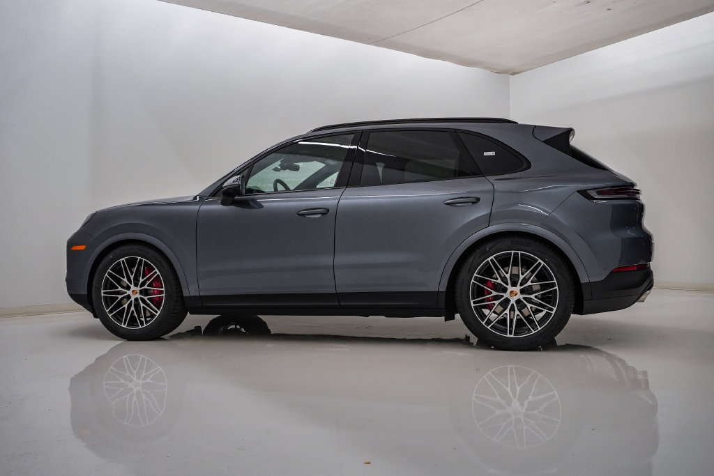 New 2026 Porsche Cayenne S AWD/4WD image 2
