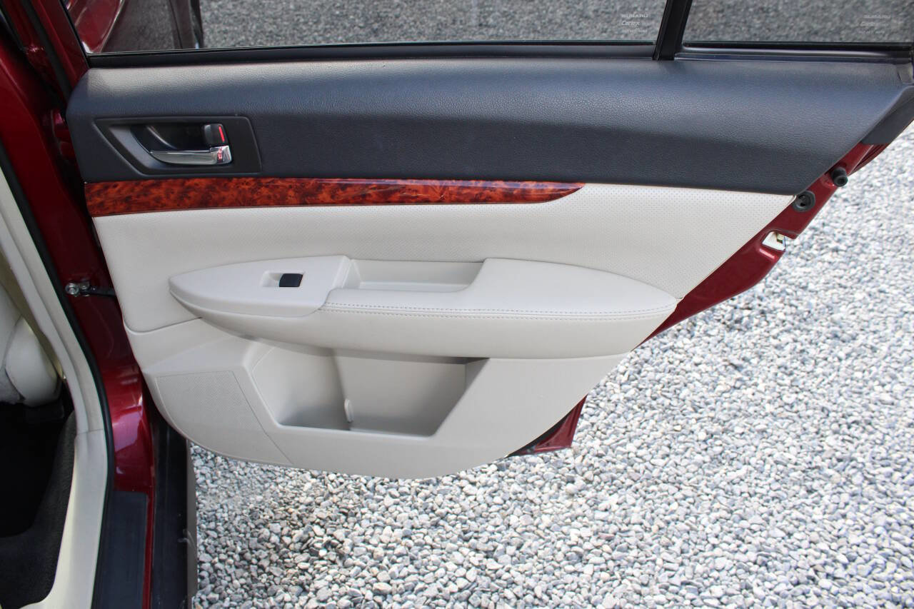 Used 2011 Subaru Outback 3.6R Limited w/ PWR Moonroof Pkg image 24