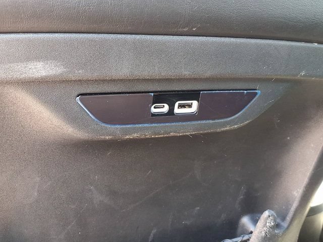 Used 2025 Chrysler Pacifica Select FWD image 23