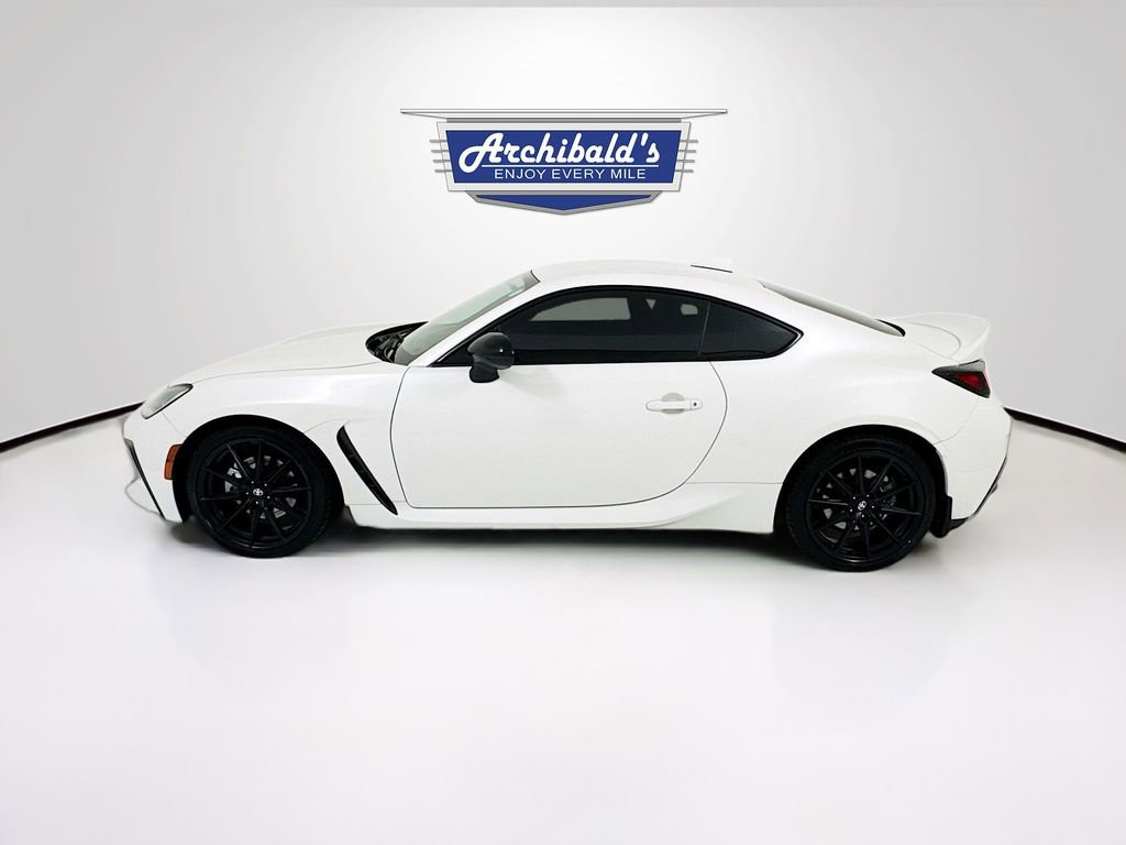 Used 2023 Toyota GR86 Premium RWD image 4