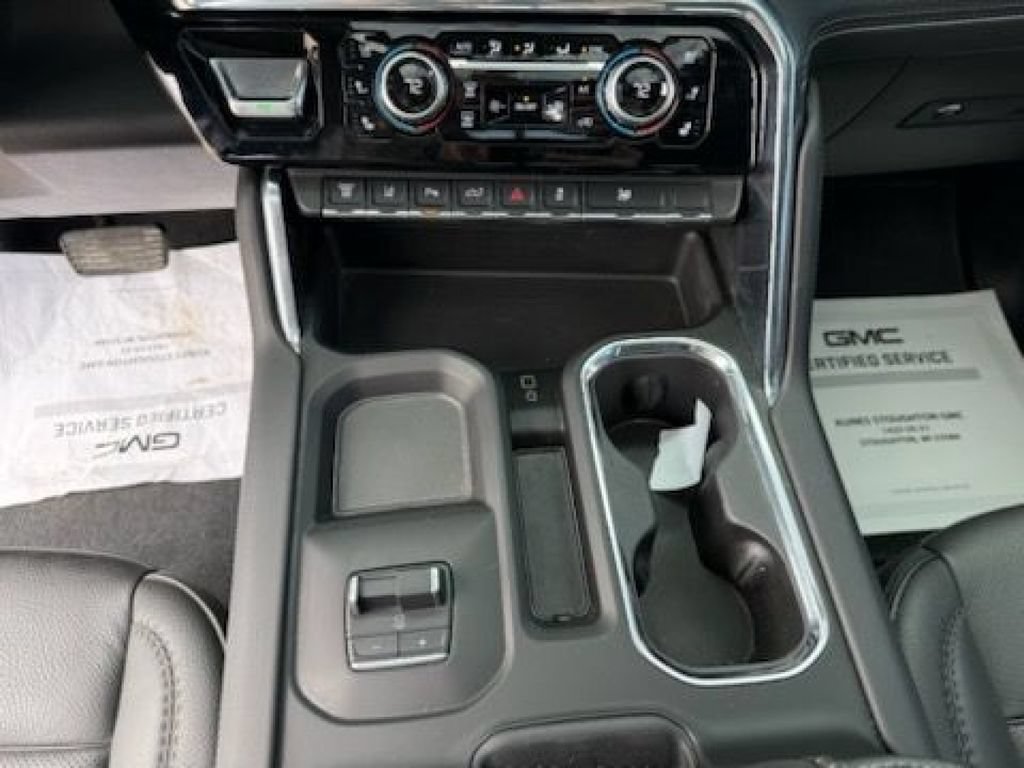 Used 2025 GMC Sierra 3500 Denali AWD/4WD image 30