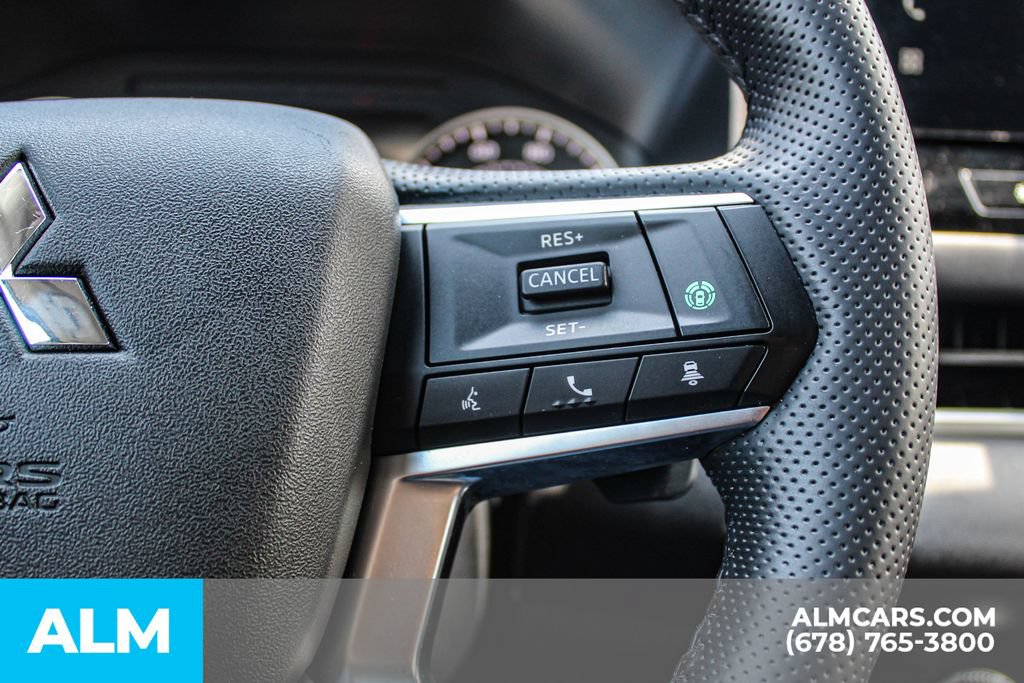 Used 2025 Mitsubishi Outlander SE FWD image 27
