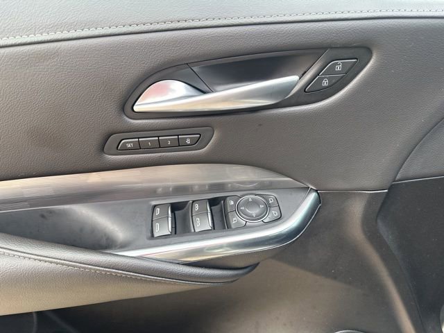 Used 2025 Cadillac XT4 Premium Luxury image 10